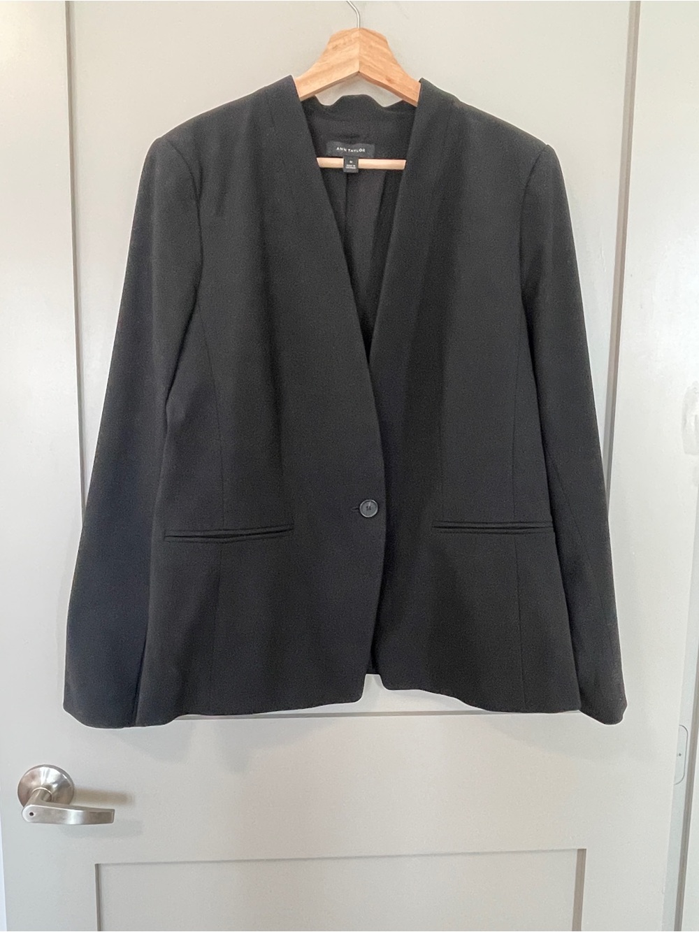 Ann Taylor Blazer Women's Size 14 Black Collarless One Button Jacket